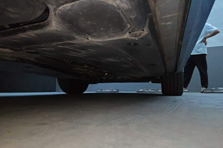 Used Volkswagen Tiguan L 2024 PRO 380TSI Four-Wheel Drive R-Line Prestige Edition Chassis Rear Right