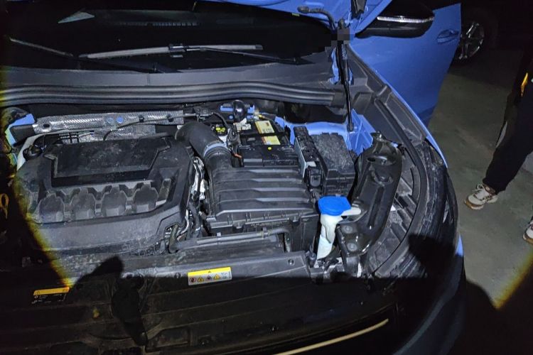 Used Volkswagen Tiguan L 2024 PRO 380TSI Four-Wheel Drive R-Line Prestige Edition Engine Bay Left