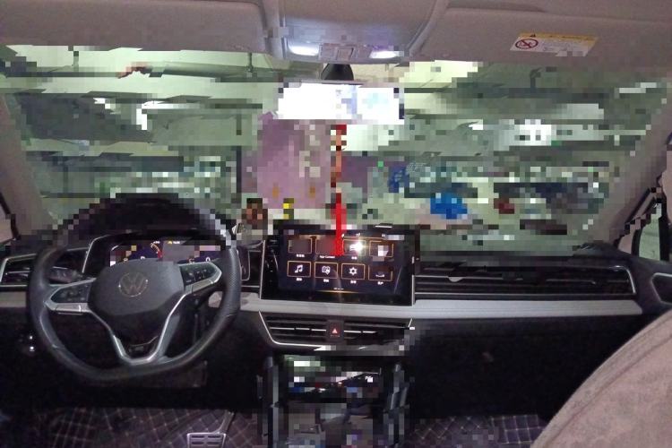 Used Volkswagen Tiguan L 2024 330TSI Automatic Two-Wheel Drive R-Line Enhanced Edition Center Console