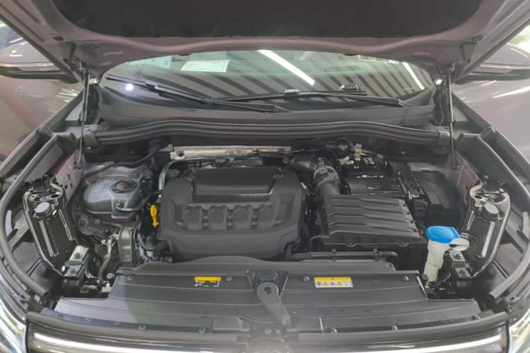 Used Volkswagen Tiguan L 2024 PRO 330TSI Two-Wheel Drive Smart Edition Engine Bay