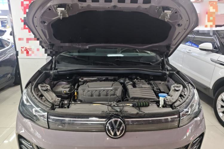 Used Volkswagen Tiguan L 2024 PRO 330TSI Two-Wheel Drive R-Line Prestige Edition Engine Bay