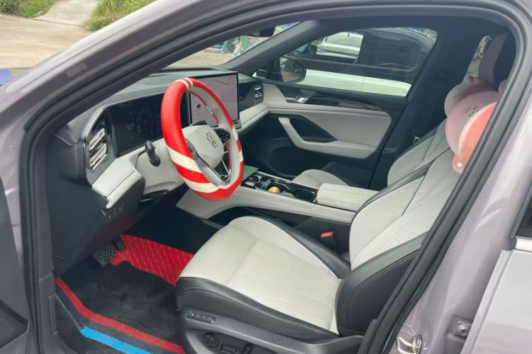 Used Volkswagen Tiguan L 2024 PRO 330TSI Two-Wheel Drive Smart Edition Interior 2