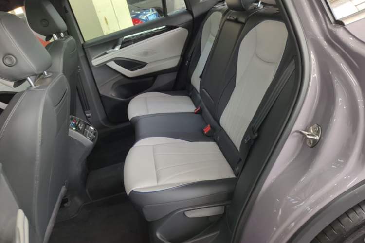 Used Volkswagen Tiguan L 2024 PRO 330TSI Two-Wheel Drive Smart Edition Left Rear Seat
