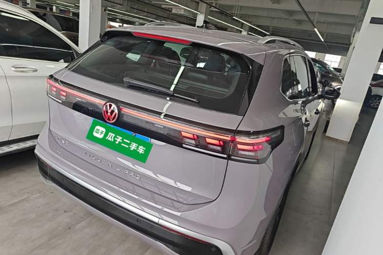 Used Volkswagen Tiguan L 2024 PRO 330TSI Two-Wheel Drive Smart Edition Rear Right 45 Deg