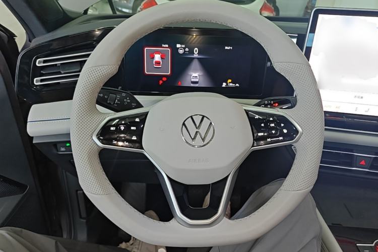 Used Volkswagen Tiguan L 2024 PRO 330TSI Two-Wheel Drive Smart Edition Steering Wheel