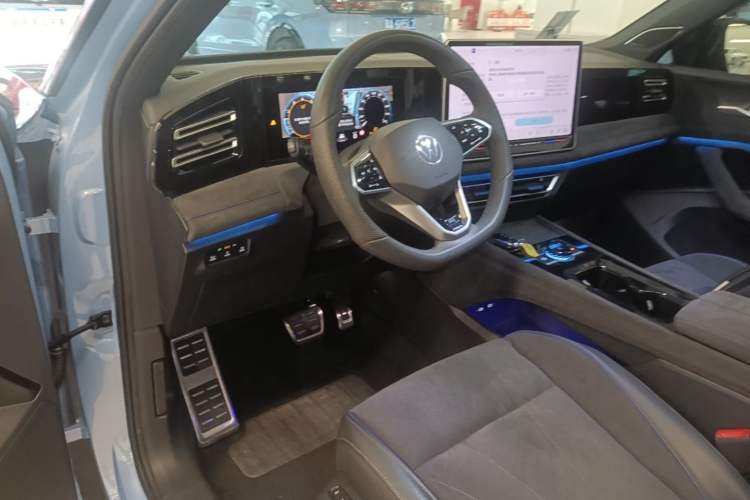 Used Volkswagen Tiguan L 2024 PRO 380TSI Four-Wheel Drive R-Line Prestige Edition Steering Wheel