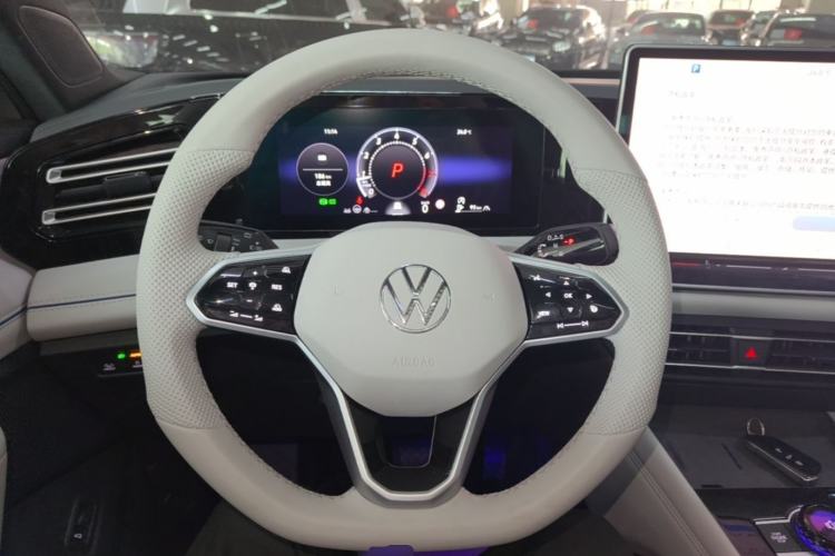 Used Volkswagen Tiguan L 2024 PRO 330TSI Two-Wheel Drive Smart Edition Steering Wheel