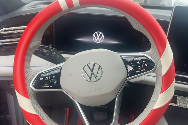 Used Volkswagen Tiguan L 2024 PRO 330TSI Two-Wheel Drive Smart Edition Steering Wheel