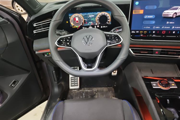Used Volkswagen Tiguan L 2024 PRO 330TSI Two-Wheel Drive R-Line Prestige Edition Steering Wheel