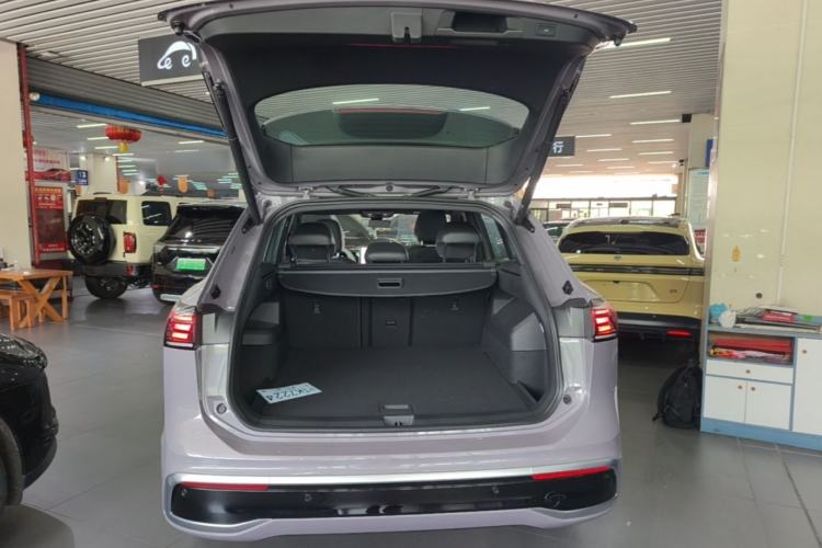 Used Volkswagen Tiguan L 2024 PRO 330TSI Two-Wheel Drive Smart Edition Trunk