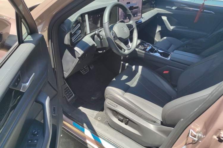 Used Volkswagen Tiguan L 2024 PRO 330TSI Two-Wheel Drive R-Line Smart Edition Driver Seat