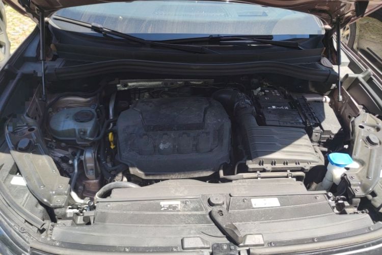 Used Volkswagen Tiguan L 2024 PRO 330TSI Two-Wheel Drive R-Line Smart Edition Engine Bay