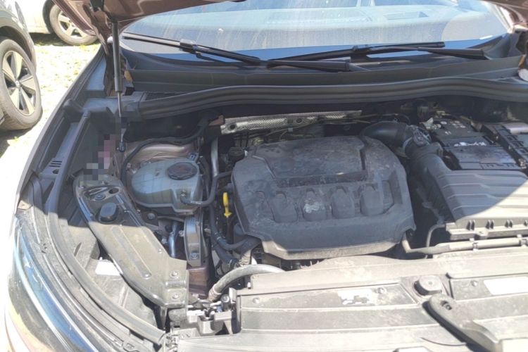 Used Volkswagen Tiguan L 2024 PRO 330TSI Two-Wheel Drive R-Line Smart Edition Engine Bay Right