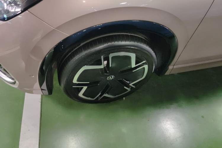 Used Volkswagen Tiguan L 2024 PRO 330TSI Two-Wheel Drive R-Line Smart Edition Left Front Wheel Hub