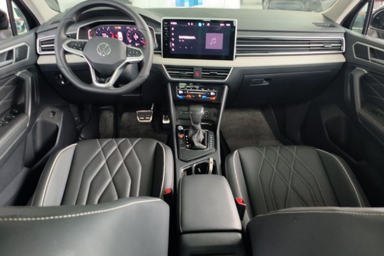 Used Volkswagen Tiguan L 2024 330TSI Automatic Two-Wheel Drive R-Line Enhanced Edition Center Console
