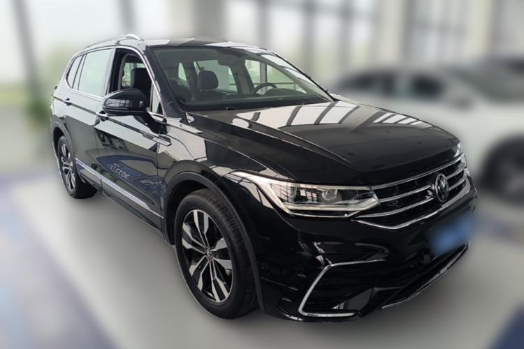 Used Volkswagen Tiguan L 2024 330TSI Automatic Two-Wheel Drive R-Line Enhanced Edition Front Right 45 Deg