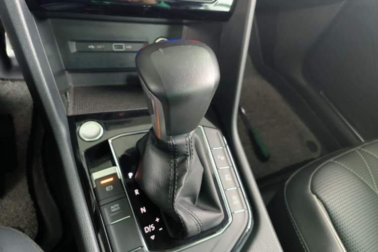 Used Volkswagen Tiguan L 2024 330TSI Automatic Two-Wheel Drive R-Line Enhanced Edition Gear Lever