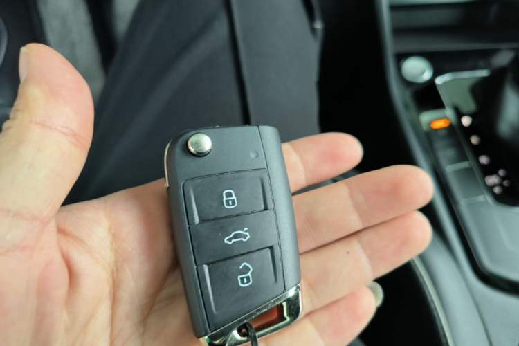 Used Volkswagen Tiguan L 2024 330TSI Automatic Two-Wheel Drive R-Line Enhanced Edition Interior 1