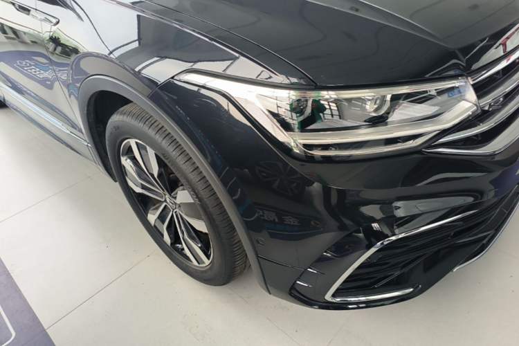 Used Volkswagen Tiguan L 2024 330TSI Automatic Two-Wheel Drive R-Line Enhanced Edition Right Front Headlight