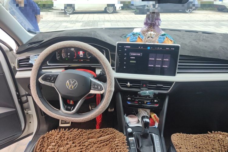 Used Volkswagen Tiguan L 2024 330TSI Automatic Two-Wheel Drive R-Line Enhanced Edition Center Console