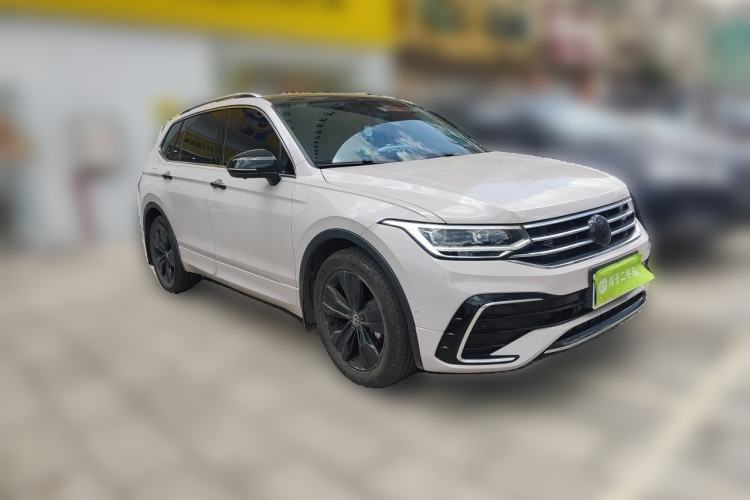 Used Volkswagen Tiguan L 2024 330TSI Automatic Two-Wheel Drive R-Line Enhanced Edition Front Right 45 Deg