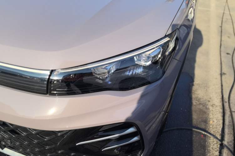 Used Volkswagen Tiguan L 2024 PRO 330TSI Two-Wheel Drive R-Line Smart Edition Left Front Headlight