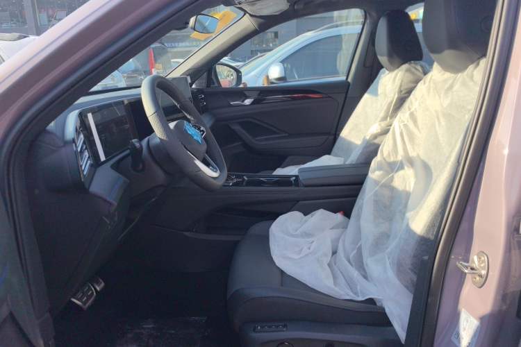 Used Volkswagen Tiguan L 2024 PRO 330TSI Two-Wheel Drive R-Line Smart Edition Left Front Seat