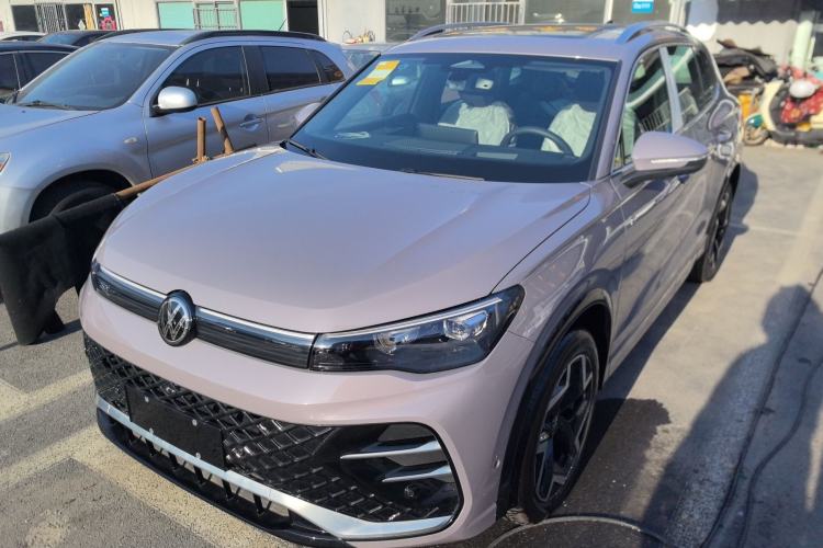 Used Volkswagen Tiguan L 2024 PRO 330TSI Two-Wheel Drive R-Line Smart Edition Left Side