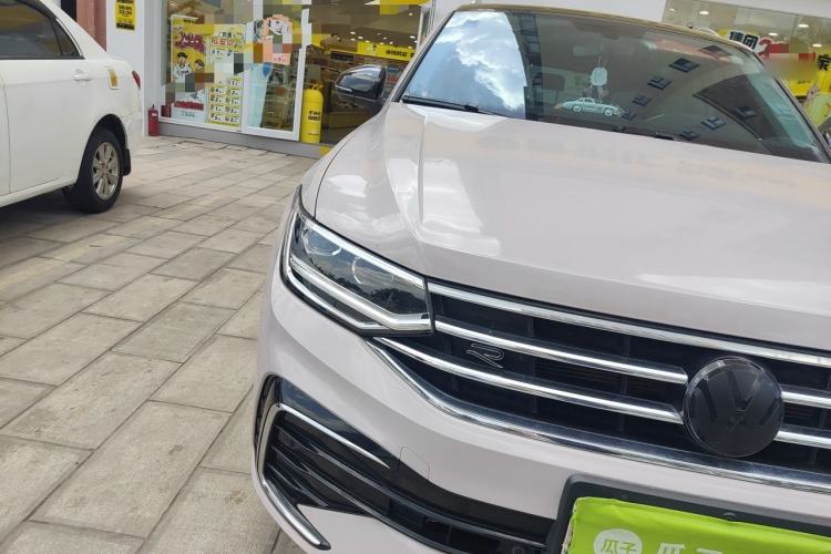 Used Volkswagen Tiguan L 2024 330TSI Automatic Two-Wheel Drive R-Line Enhanced Edition Right Front Headlight