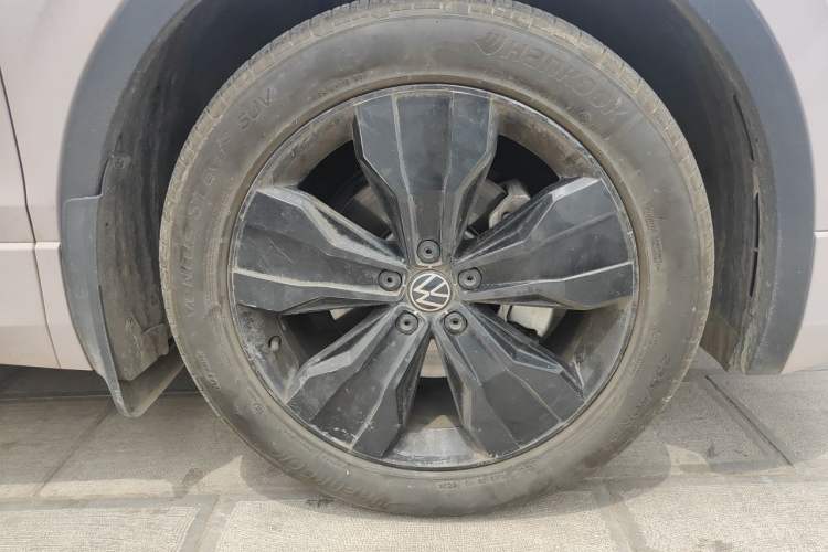 Used Volkswagen Tiguan L 2024 330TSI Automatic Two-Wheel Drive R-Line Enhanced Edition Right Front Wheel Hub