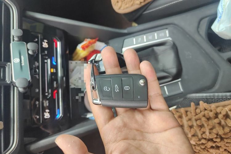 Used Volkswagen Tiguan L 2024 330TSI Automatic Two-Wheel Drive R-Line Enhanced Edition Vehicle Key
