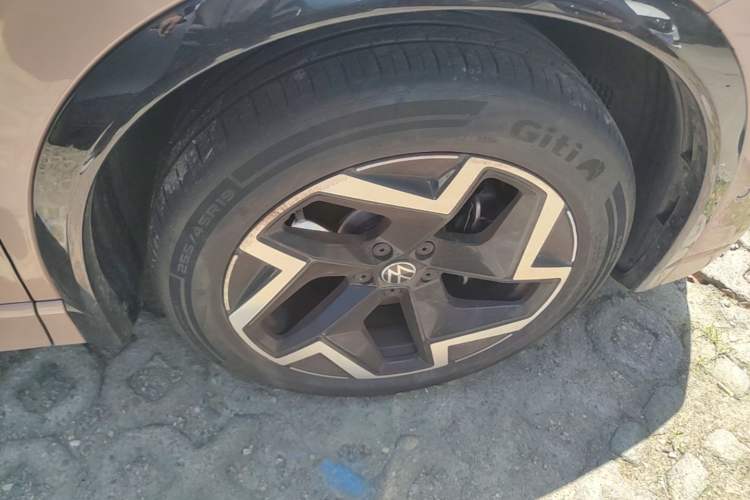 Used Volkswagen Tiguan L 2024 PRO 330TSI Two-Wheel Drive R-Line Smart Edition Right Front Wheel Hub