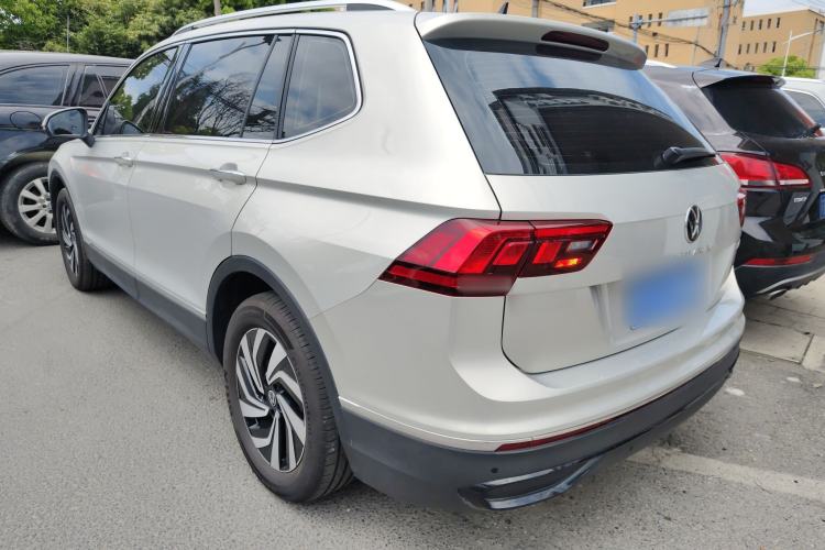 Used Volkswagen Tiguan L 2024 Outstanding Model 300TSI Automatic Two-Wheel Drive Longteng Edition Exterior 2