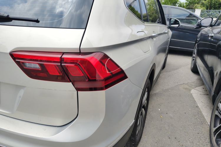 Used Volkswagen Tiguan L 2024 Outstanding Model 300TSI Automatic Two-Wheel Drive Longteng Edition Exterior 3