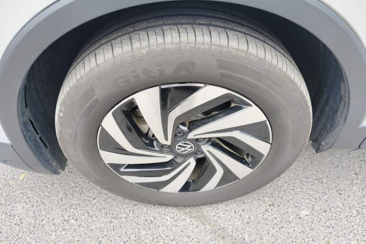Used Volkswagen Tiguan L 2024 Outstanding Model 300TSI Automatic Two-Wheel Drive Longteng Edition Exterior 4