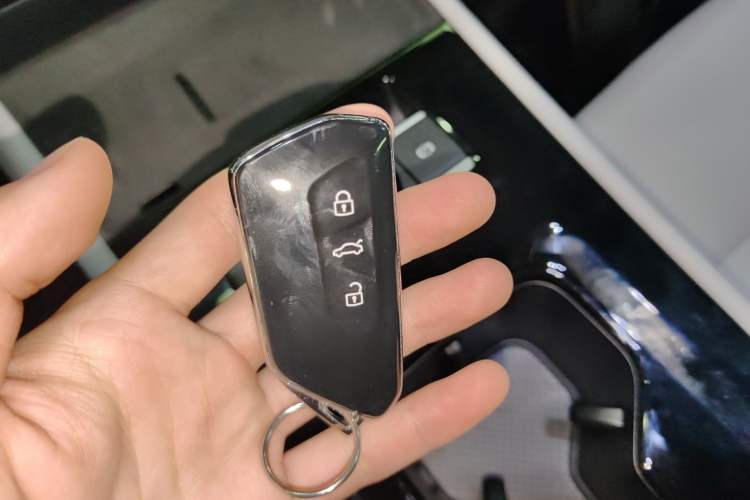 Used Volkswagen Tiguan L 2024 PRO 330TSI Two-Wheel Drive R-Line Smart Edition Vehicle Key