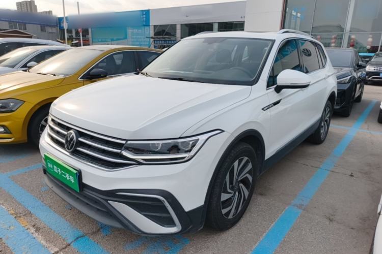 Used Volkswagen Tiguan L 2024 300TSI Automatic Two-Wheel Drive Smart Edition Guazi used car, China used car export, Used car for sale, Used cars, Cheapest cars for sale