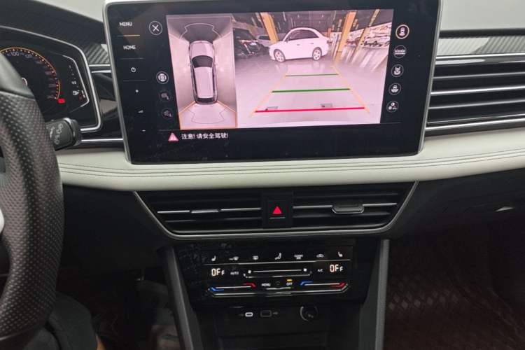 Used Volkswagen Tiguan L 2024 330TSI Automatic Two-Wheel Drive R-Line Enhanced Edition Audio And AC Panel