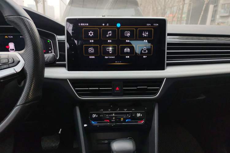 Used Volkswagen Tiguan L 2024 300TSI Automatic Two-Wheel Drive Smart Edition Audio And AC Panel