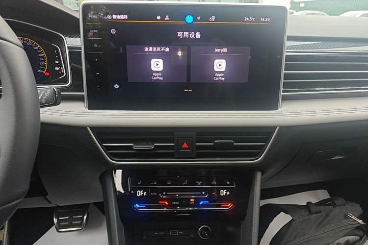 Used Volkswagen Tiguan L 2024 Outstanding Model 330TSI Automatic Two-Wheel Drive R-Line Dragon Glory Edition Audio And AC Panel