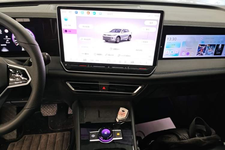 Used Volkswagen Tiguan L 2024 PRO 330TSI Two-Wheel Drive Smart Edition Audio And AC Panel