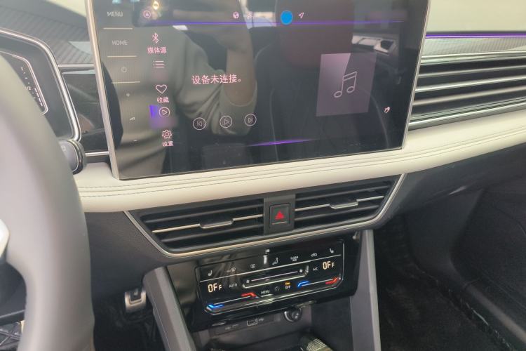 Used Volkswagen Tiguan L 2024 330TSI Automatic Two-Wheel Drive R-Line Enhanced Edition Audio And AC Panel
