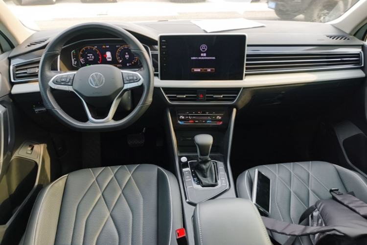 Used Volkswagen Tiguan L 2024 300TSI Automatic Two-Wheel Drive Smart Edition Center Console