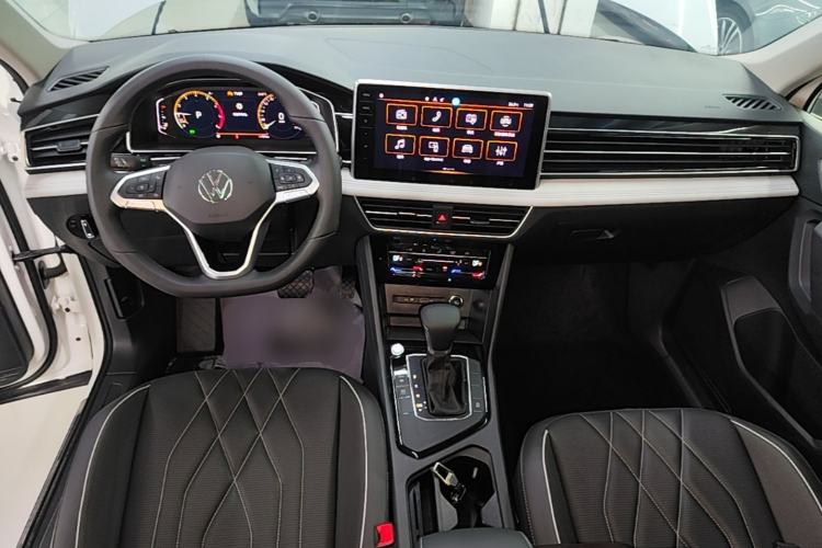 Used Volkswagen Tiguan L 2024 330TSI Automatic Two-Wheel Drive Smart Edition Center Console