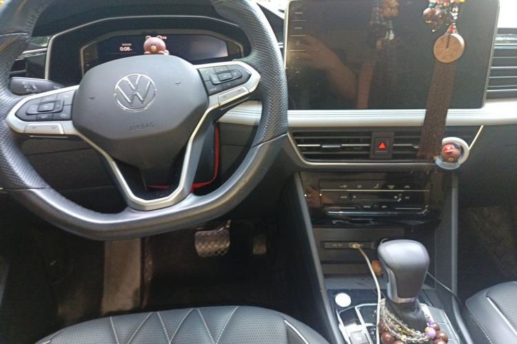 Used Volkswagen Tiguan L 2024 300TSI Automatic Two-Wheel Drive Smart Edition Center Console