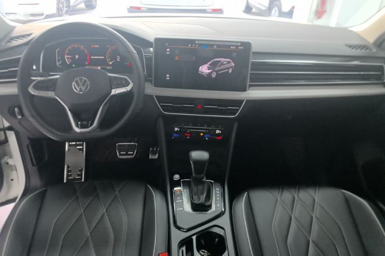 Used Volkswagen Tiguan L 2024 330TSI Automatic Two-Wheel Drive R-Line Enhanced Edition Center Console