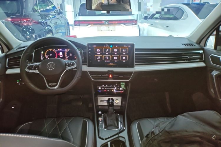 Used Volkswagen Tiguan L 2024 300TSI Automatic Two-Wheel Drive Smart Edition Center Console