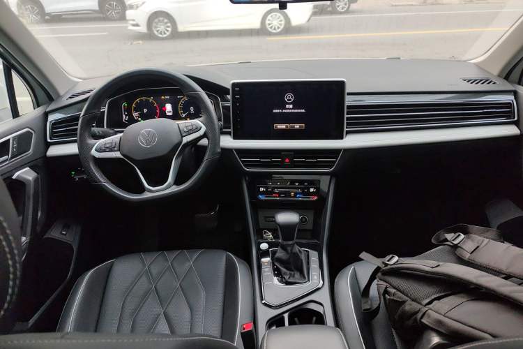 Used Volkswagen Tiguan L 2024 300TSI Automatic Two-Wheel Drive Smart Edition Center Console