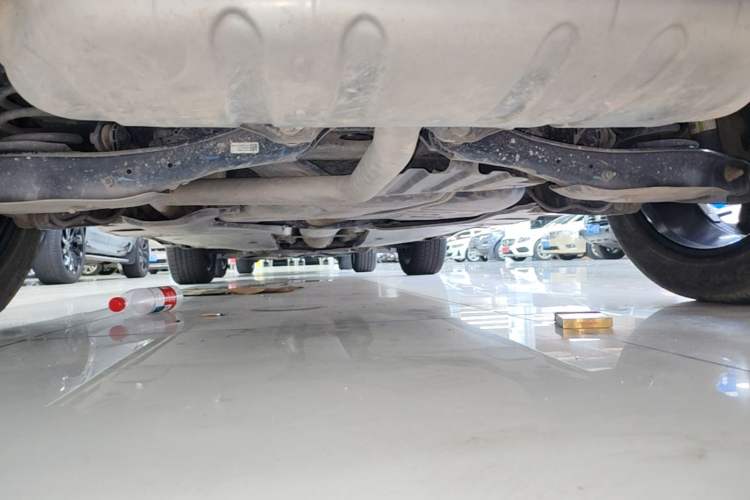 Used Volkswagen Tiguan L 2024 330TSI Automatic Two-Wheel Drive R-Line Enhanced Edition Chassis Rear