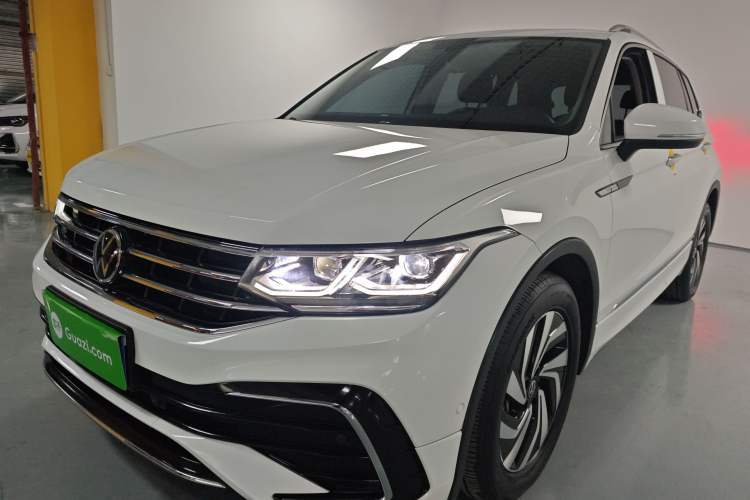 Used Volkswagen Tiguan L 2024 330TSI Automatic Two-Wheel Drive Smart Edition Guazi used car, China used car export, Used car for sale, Used  cars, Cheapest cars for sale